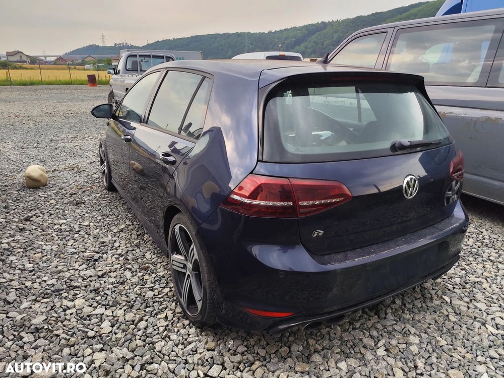 Volkswagen Golf - 5