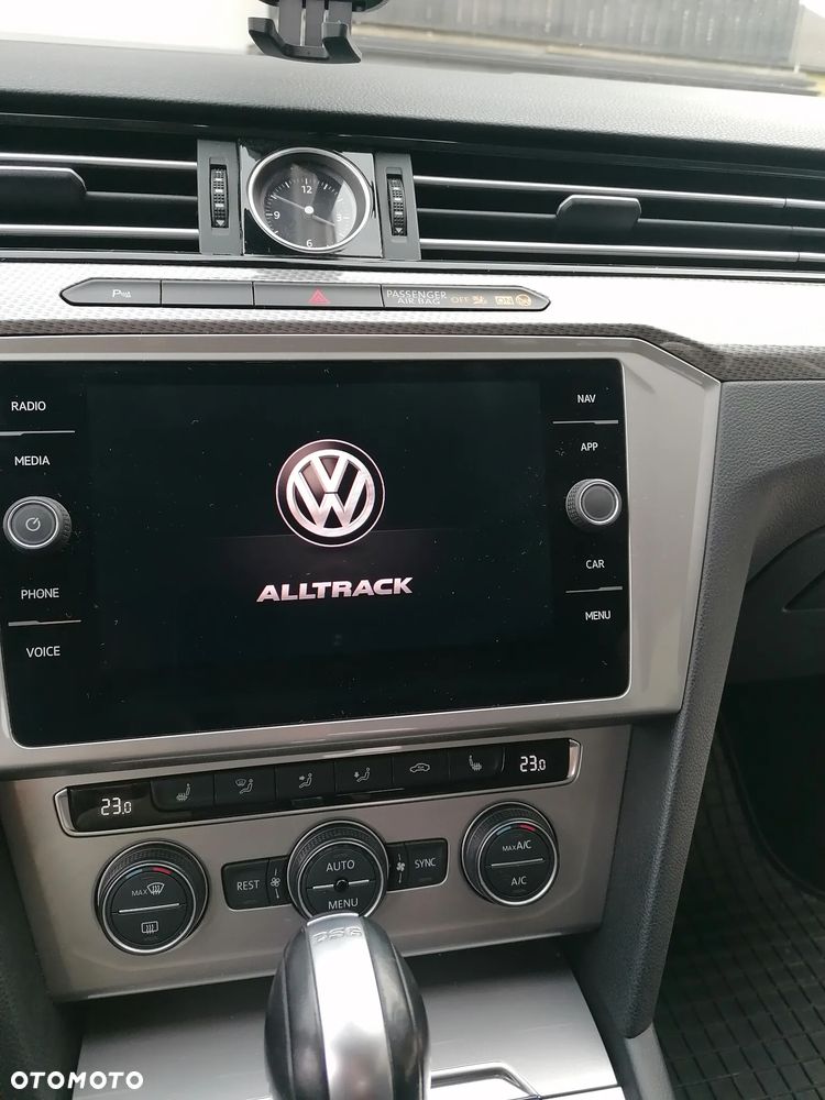 Volkswagen Passat - 23