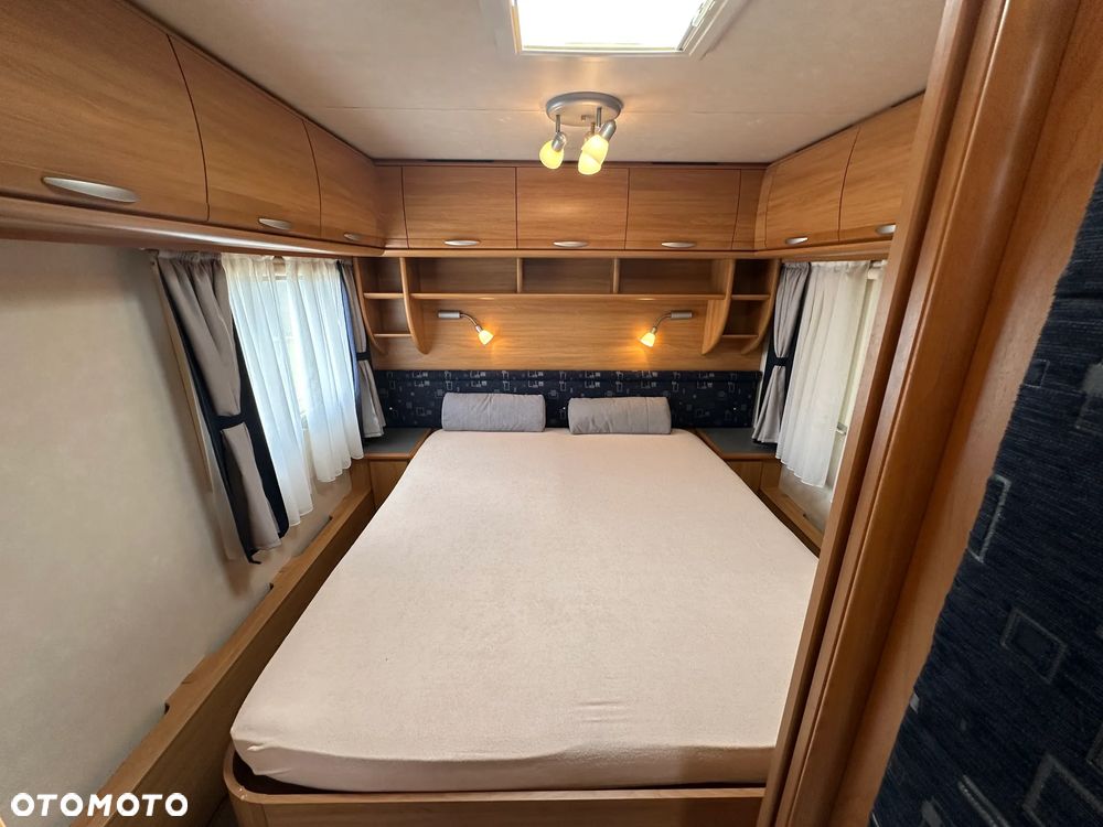 Adria CLASSICA 743 UP z ALDE , dużą markizą. 6/7 osobowa - 36