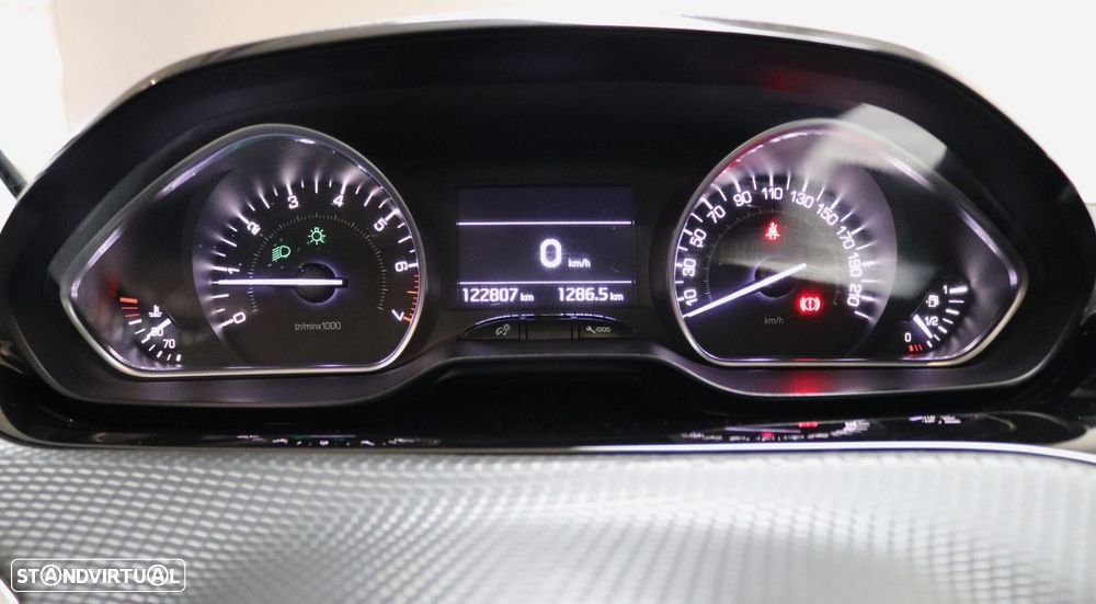 Peugeot 208 1.2 PureTech GT Line - 19