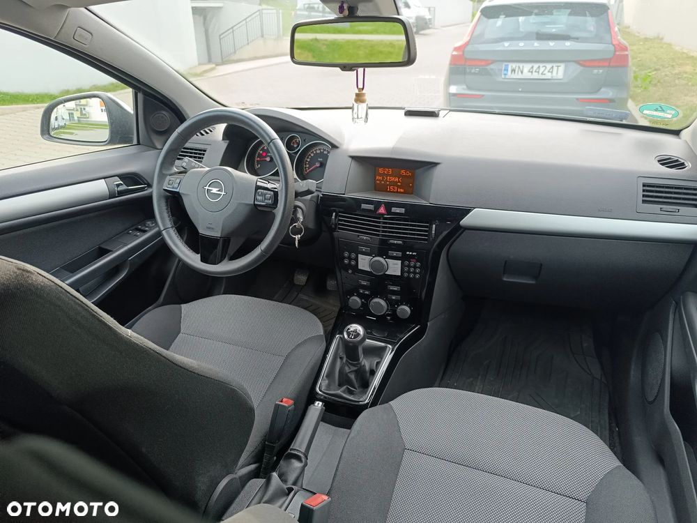Opel Astra GTC 1.6 - 17