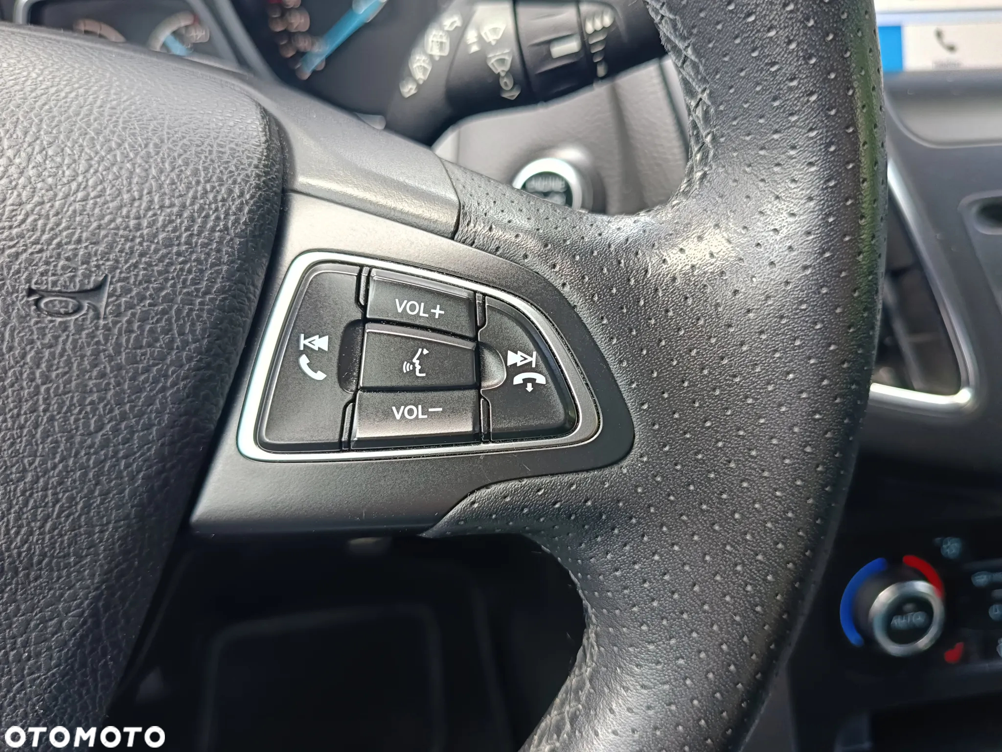 Ford Focus - 32