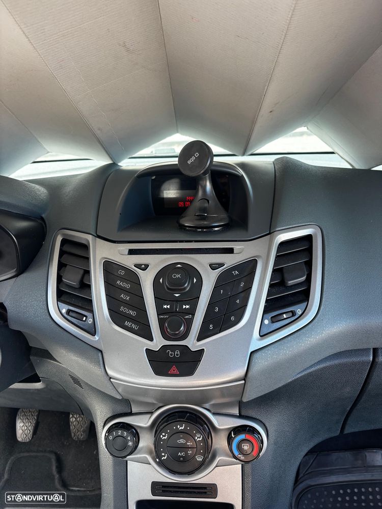 Ford Fiesta - 15