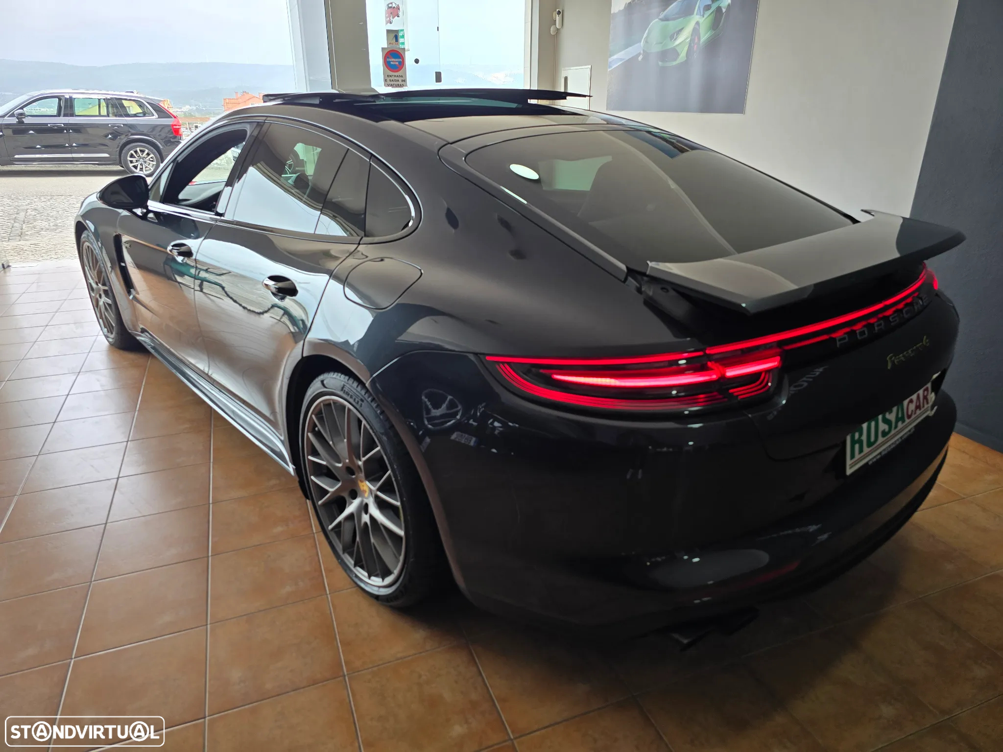Porsche Panamera 4 E-Hybrid Executive - 4