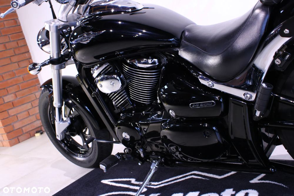 Suzuki Intruder - 25
