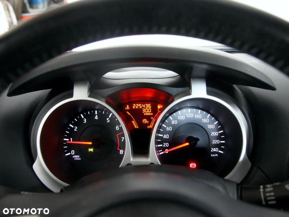 Nissan Juke 1.6 Visia - 29