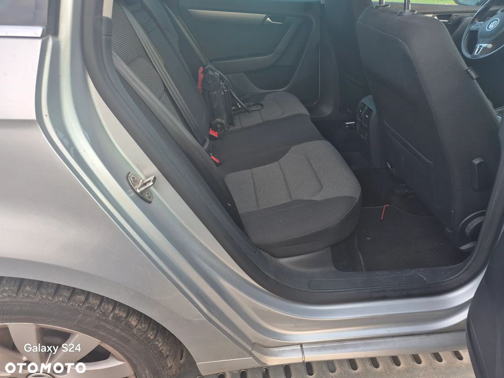 Volkswagen Passat - 10
