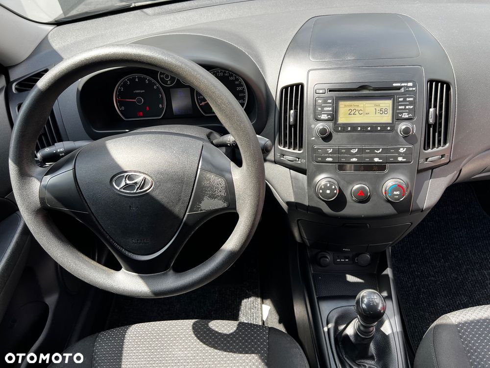 Hyundai i30 1.4 Classic + - 17