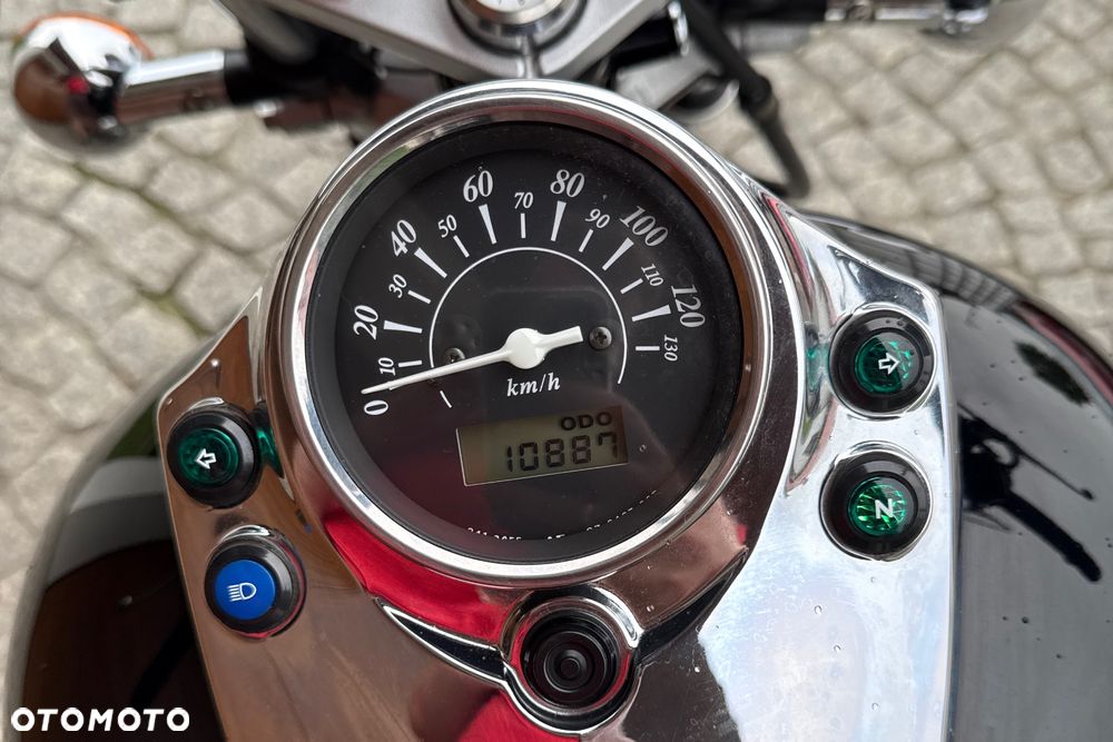 Suzuki Intruder - 14