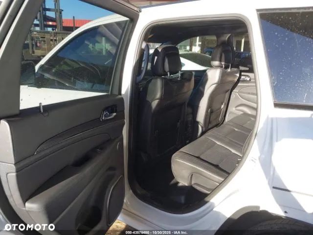 Jeep Grand Cherokee - 14