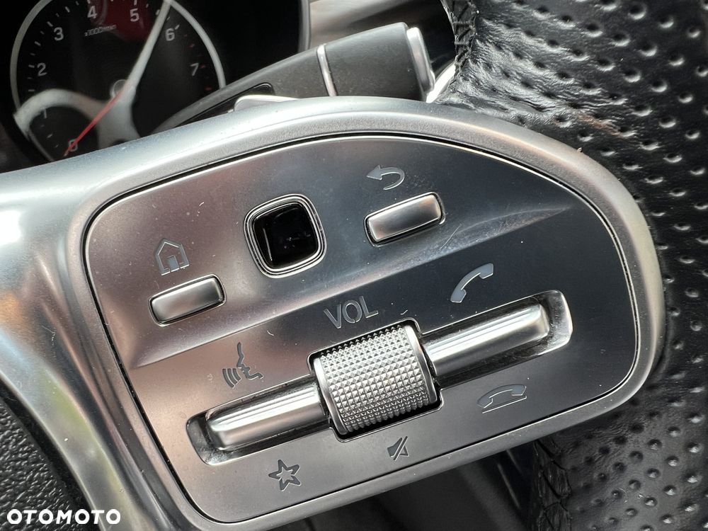 Mercedes-Benz Klasa C 180 9G-TRONIC AMG Line - 29