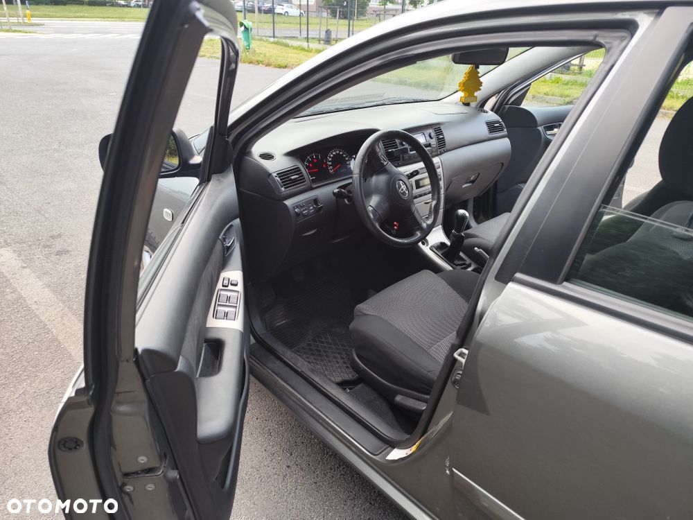 Toyota Corolla - 6