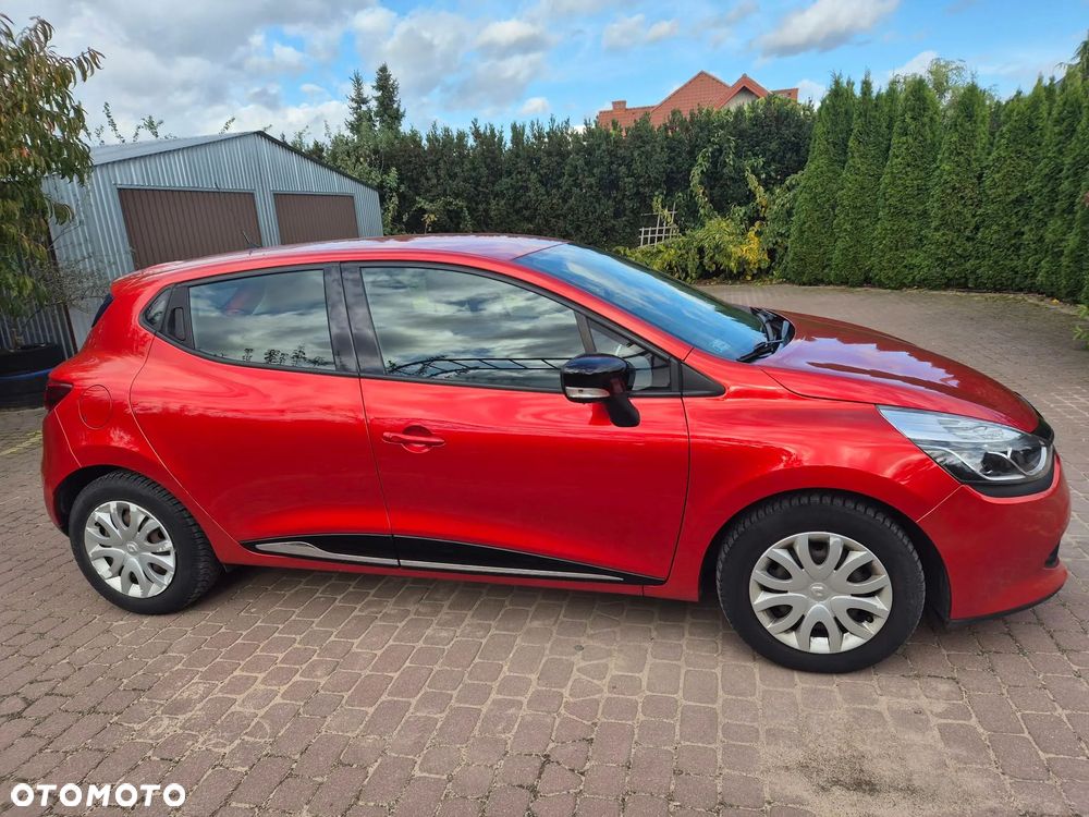 Renault Clio 1.2 16V Limited Plus - 21