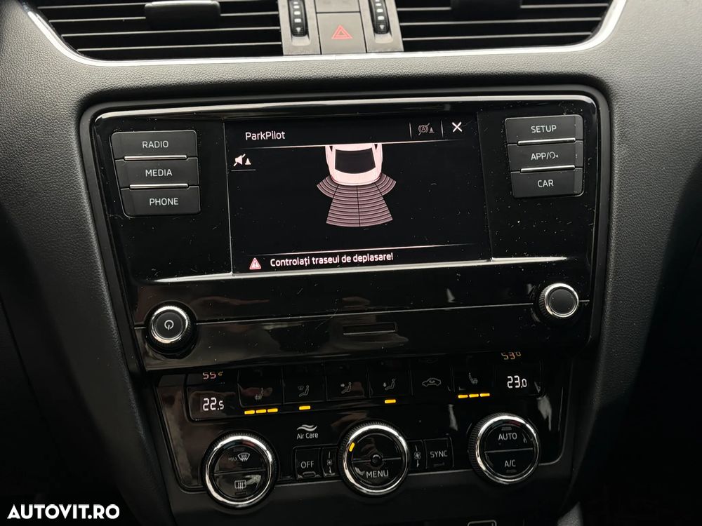 Skoda Octavia 1.6 TDI DSG Ambition - 29
