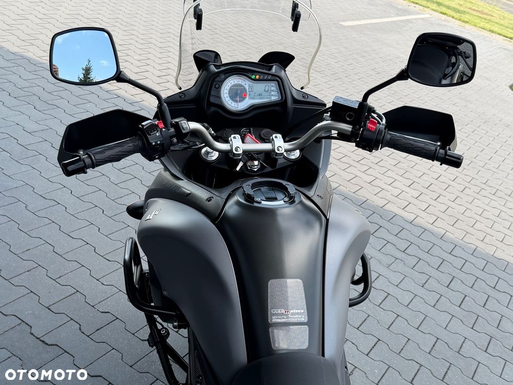 Suzuki V-STROM - 24