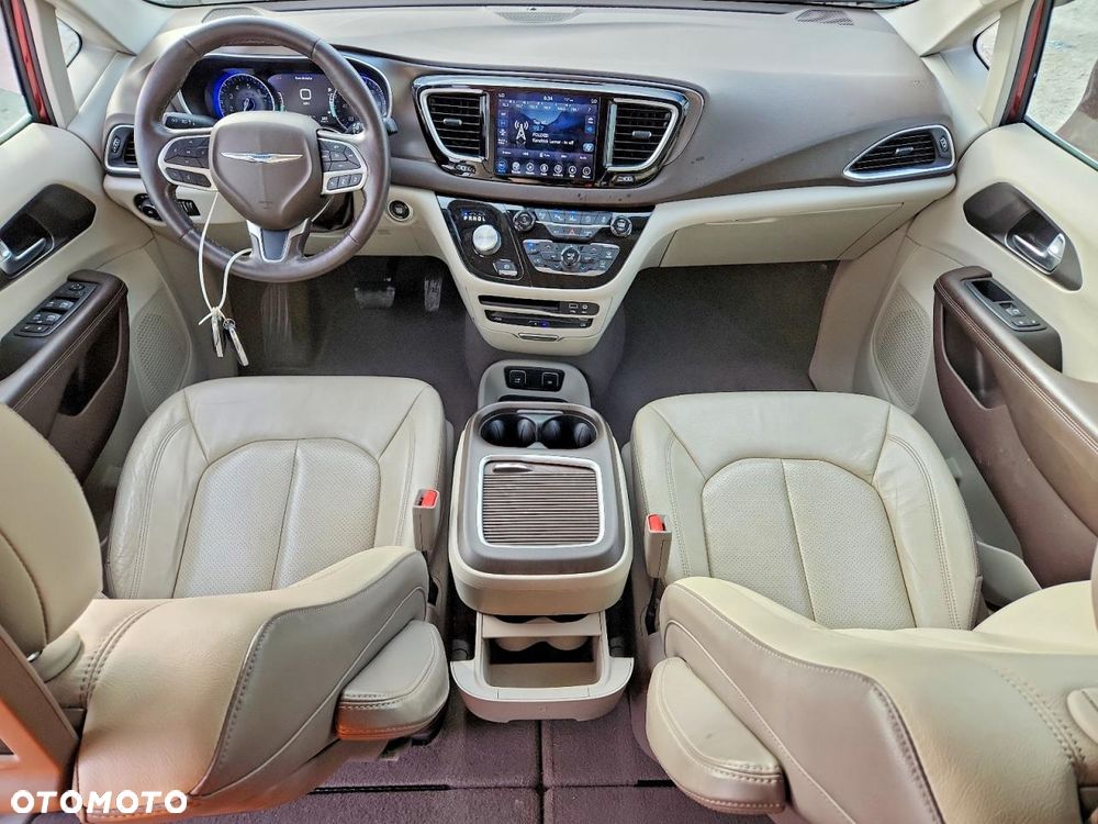 Chrysler Pacifica - 9