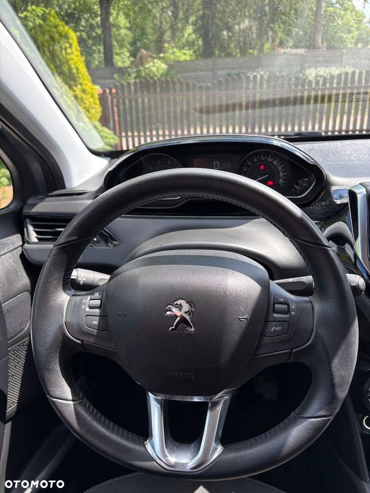Peugeot 208 PureTech 82 Stop & Start Signature - 14