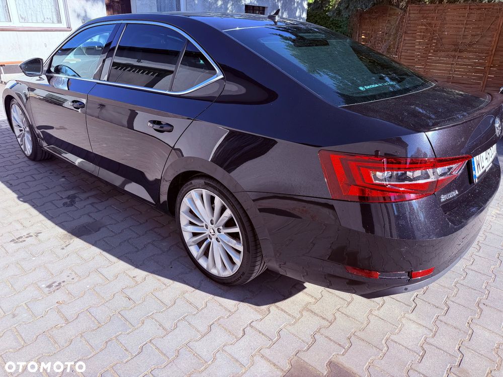 Skoda Superb 2.0 TDI L&K DSG - 8