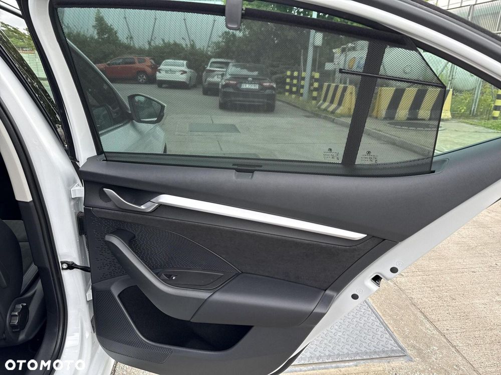 Skoda Octavia 1.5 TSI mHEV Selection DSG - 23