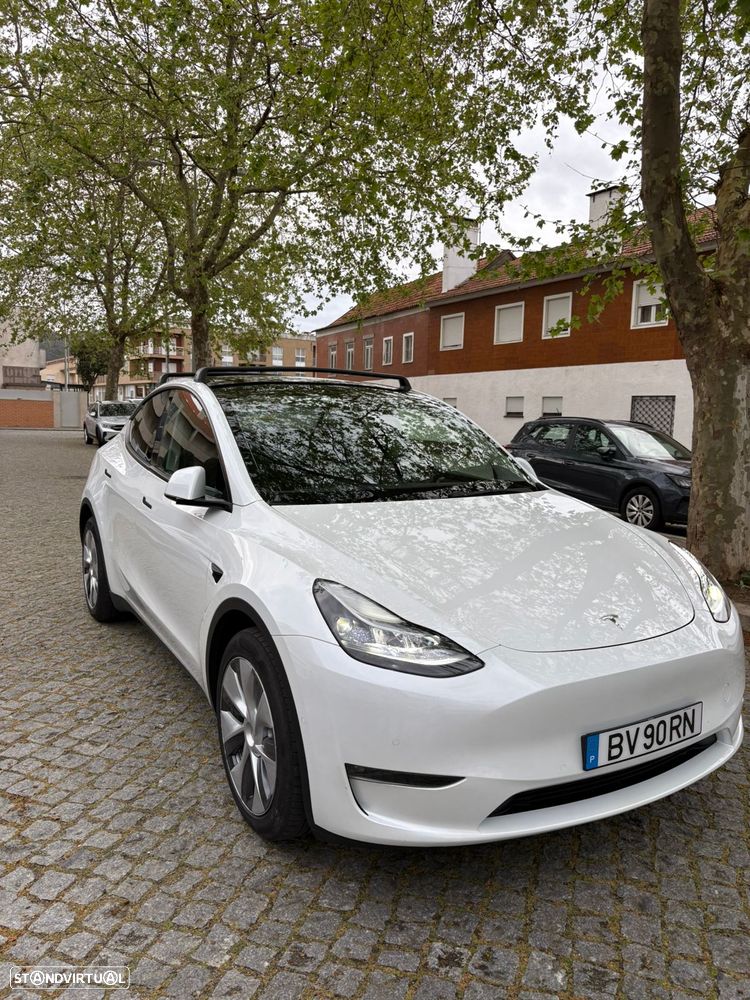 Tesla Model Y - 1