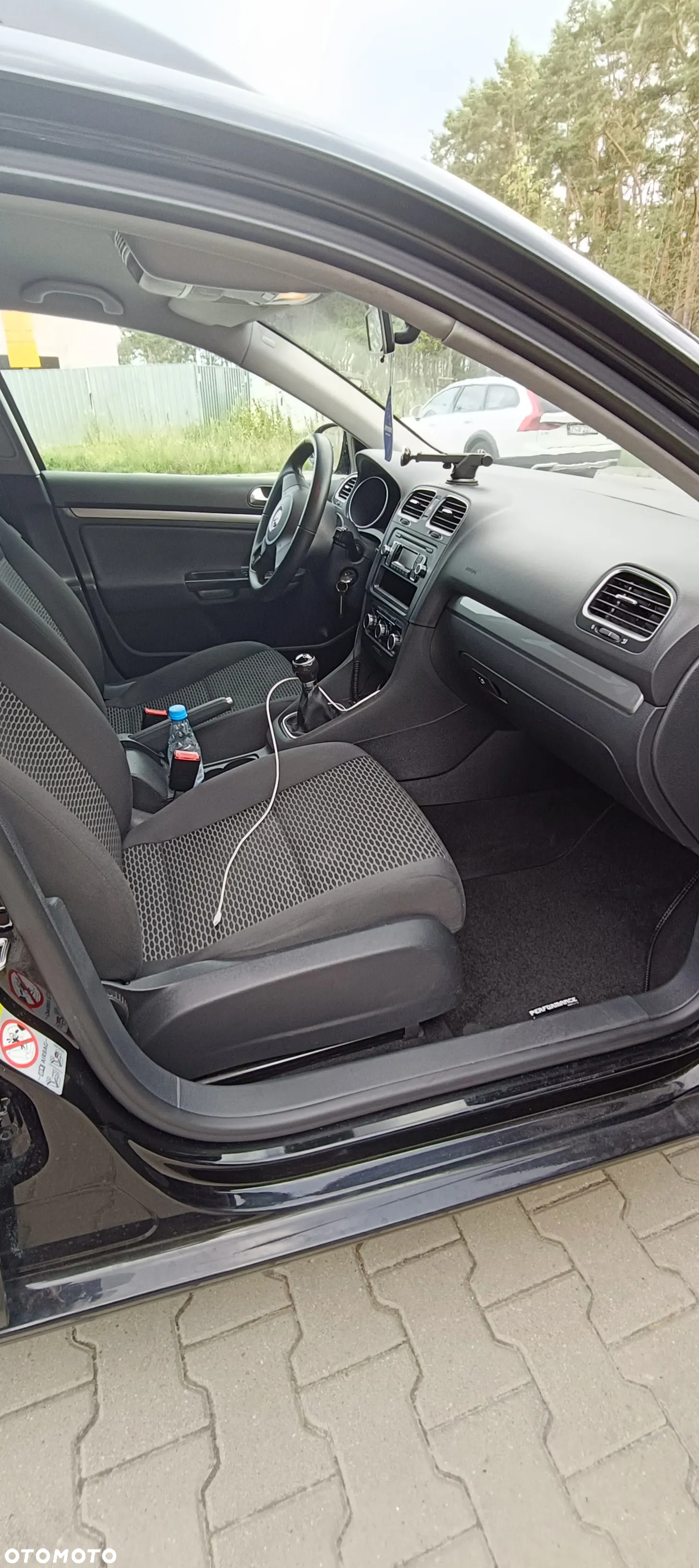 Volkswagen Golf 1.6 TDI DPF Comfortline - 12