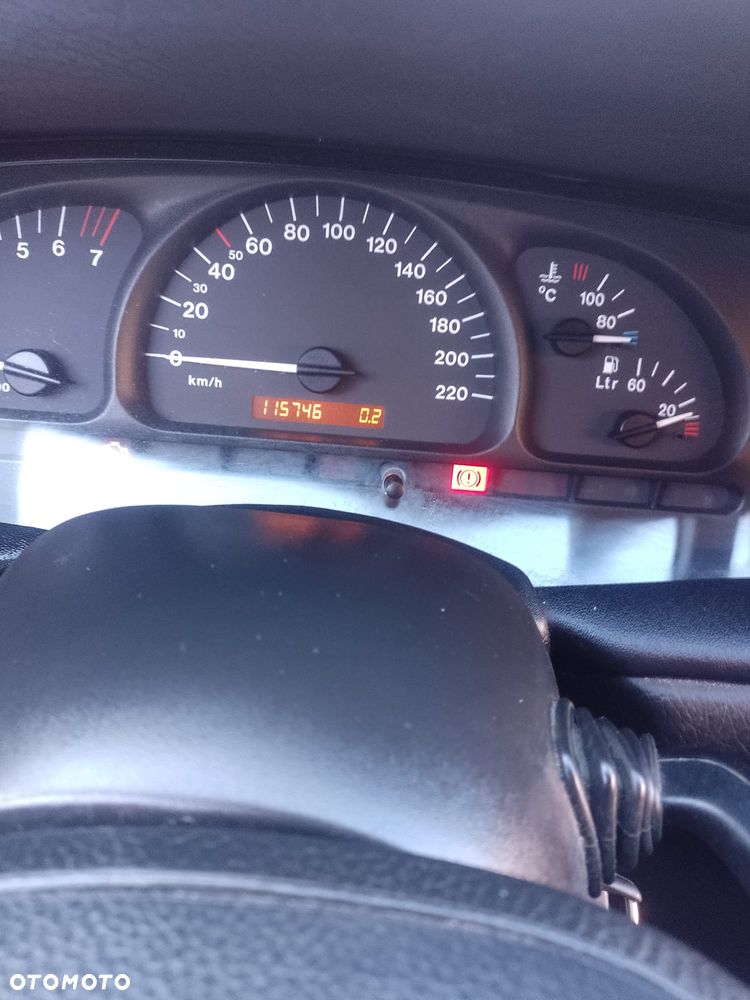 Opel Vectra 1.6 - 14