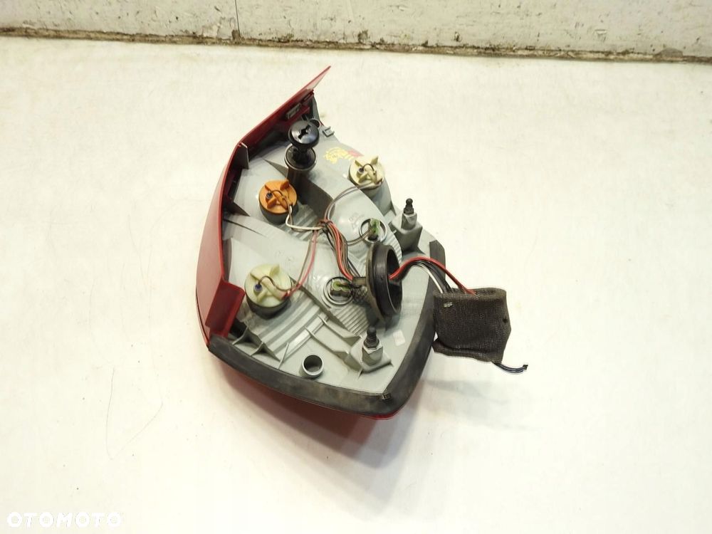 LAMPA PRAWY TYŁ SKODA FABIA II KOMBI 5J6945112 5J6945096A - 3