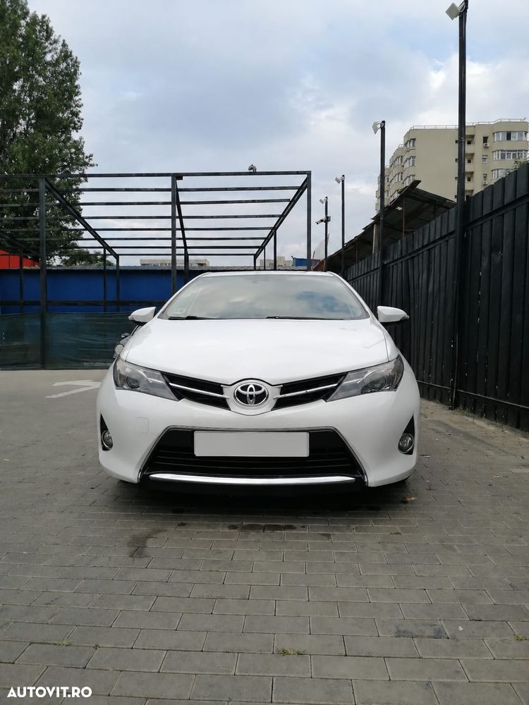 Toyota Auris 2.0 L D-4D Stop&Start Luna - 1