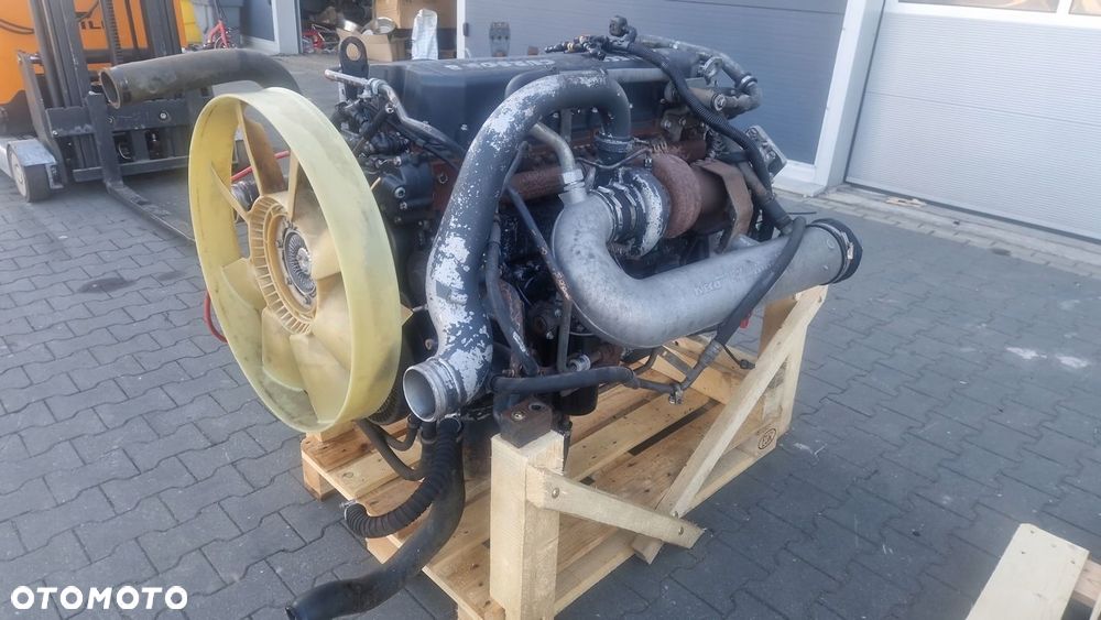 Silnik Engine Iveco Trakker Stralis Cursor 8 E4 / E5 F2BE3681C Pod PTO - 1
