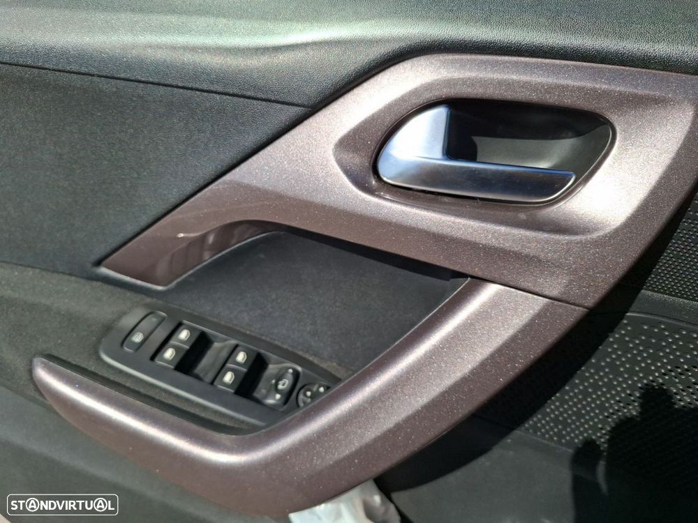 Peugeot 2008 1.2 PureTech Allure - 24
