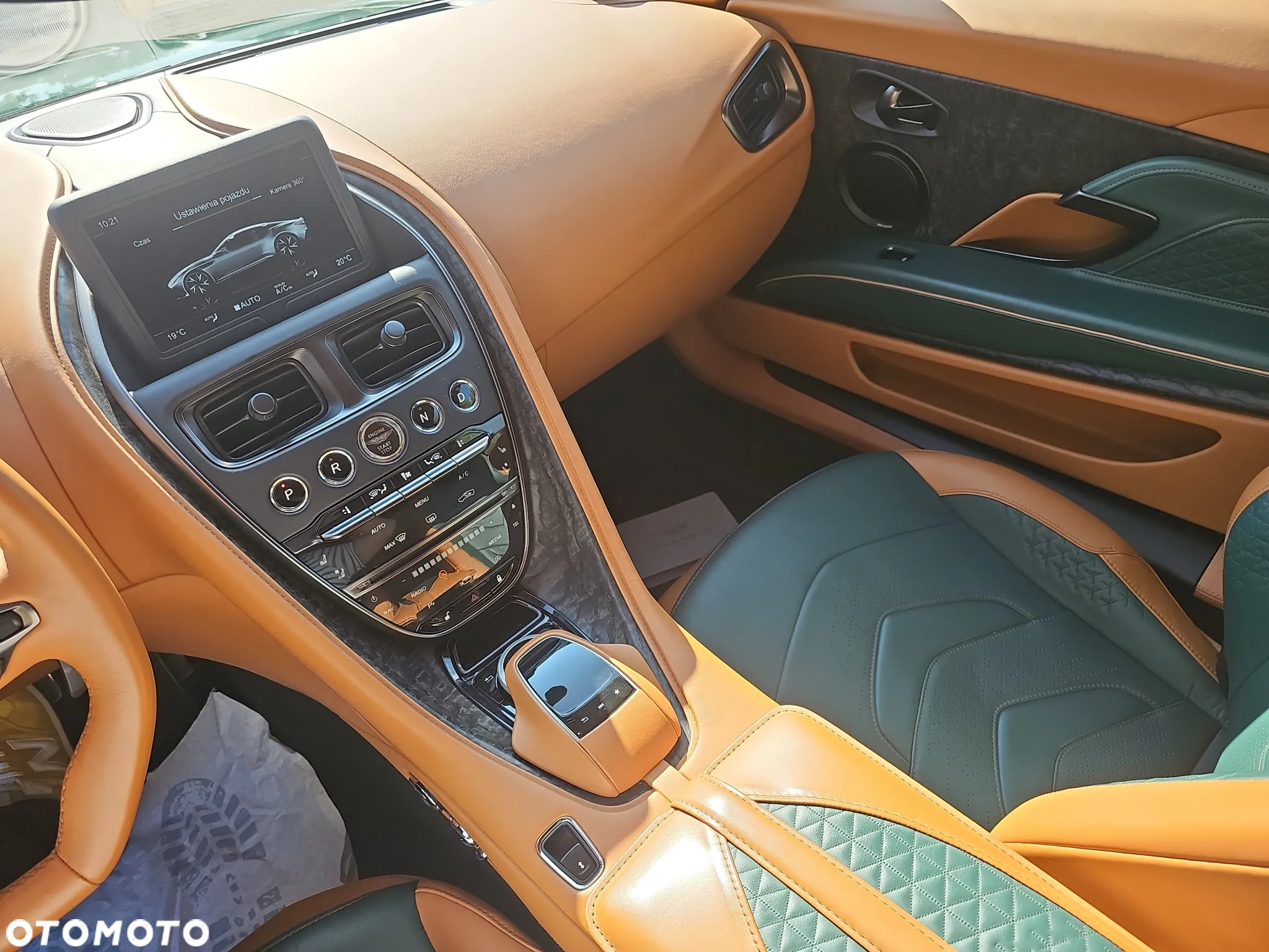 Aston Martin DBS - 17