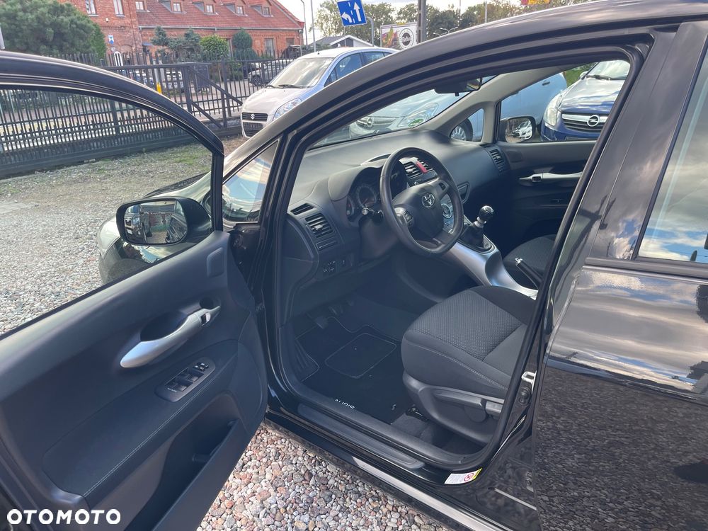 Toyota Auris - 11
