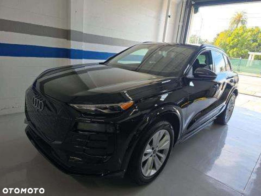 Audi Q6 e-tron - 2