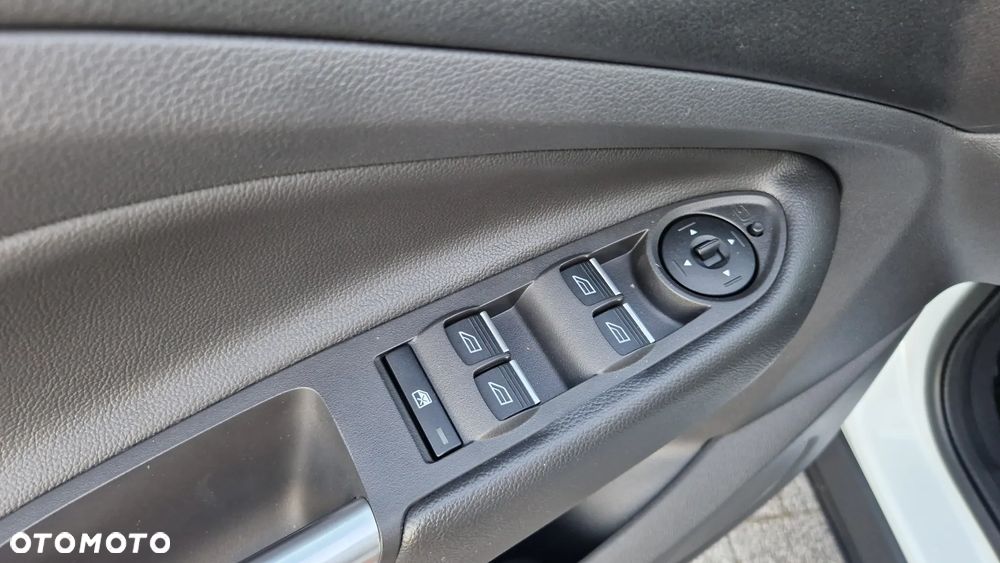 Ford Kuga 2.0 TDCi 2x4 Titanium - 19