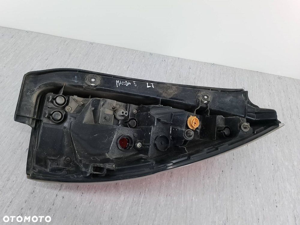LAMPA TYLNA LEWA MAZDA 5 ( 05-10 ) - 2