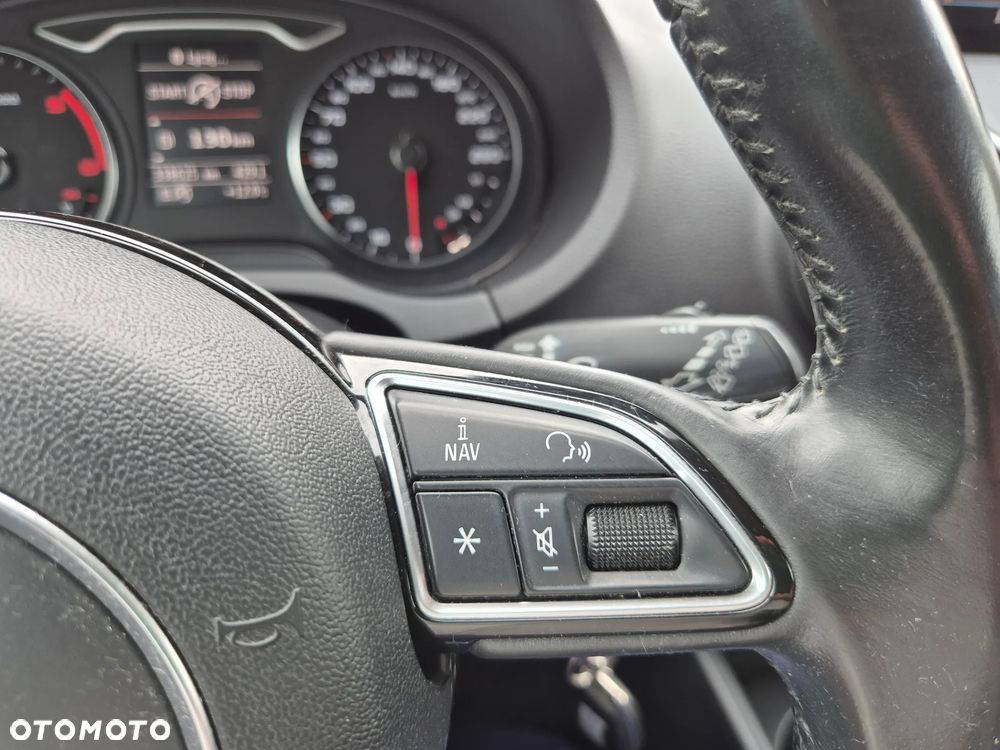 Audi A3 Sportback 1.6 TDI DPF Ambiente - 16