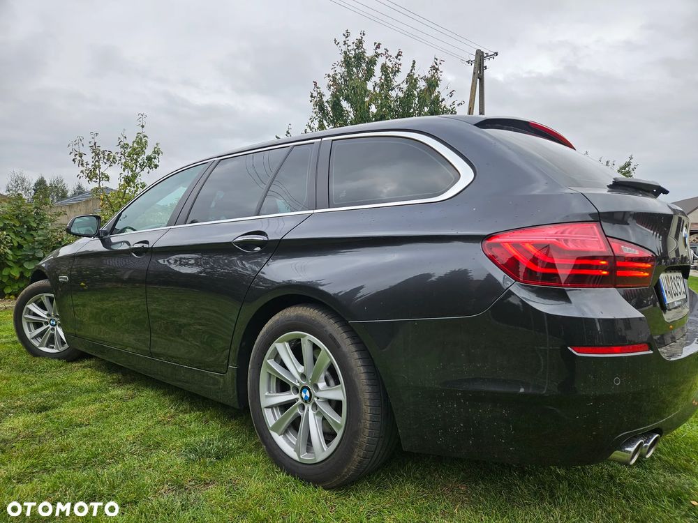 BMW Seria 5 520d xDrive Touring - 11