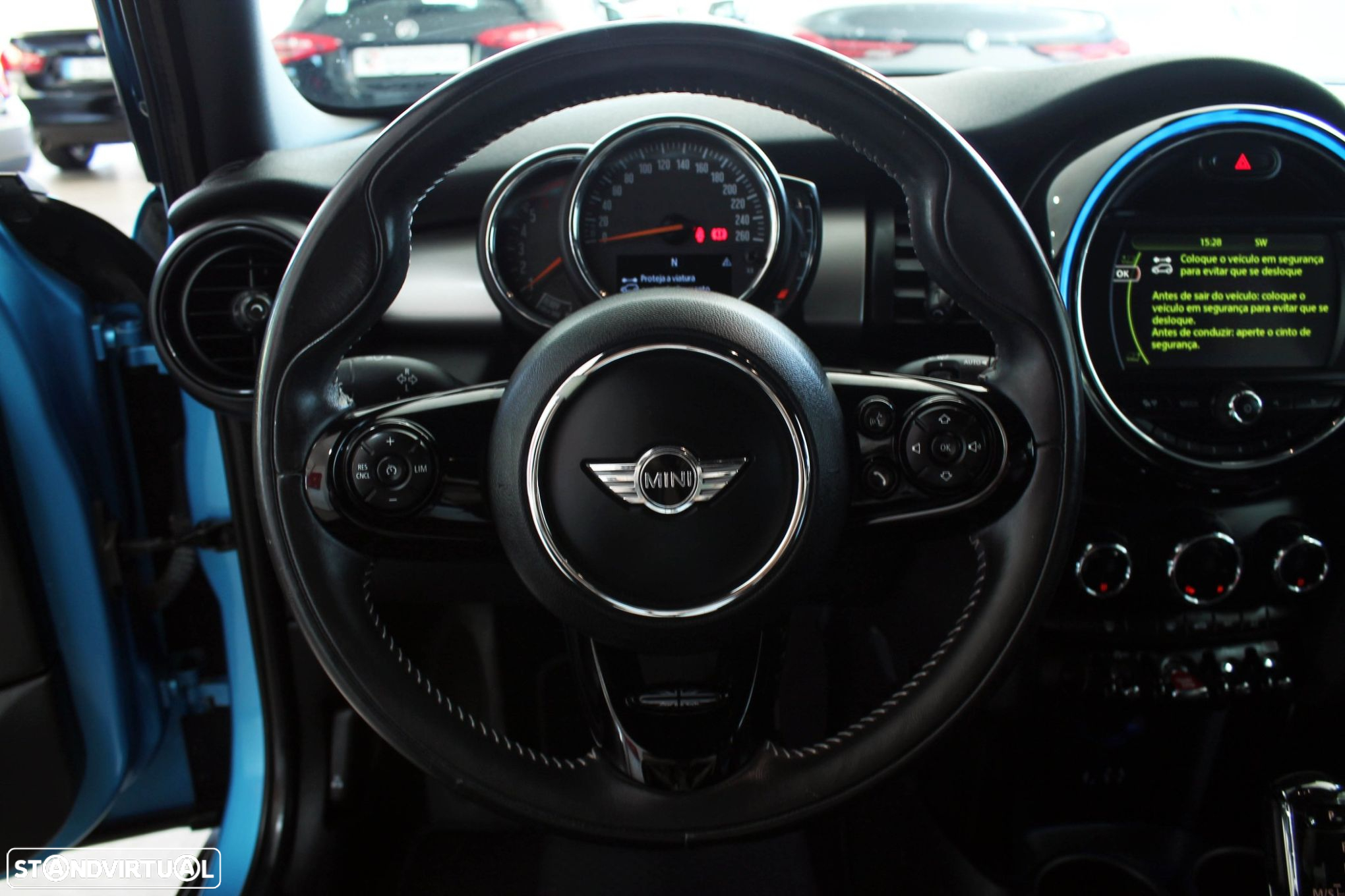 MINI 5 Portas Cooper D Auto - 13