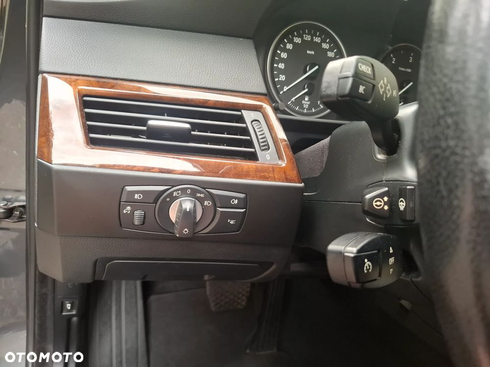 BMW Seria 5 530d xDrive - 22