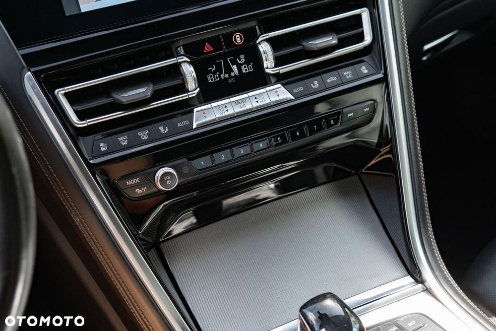 BMW Seria 8 840i xDrive - 26