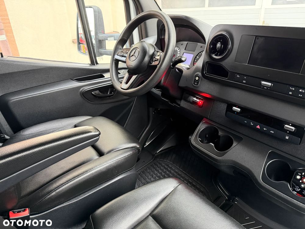 Mercedes-Benz Sprinter 317 CDI Izoterma Winda - 32