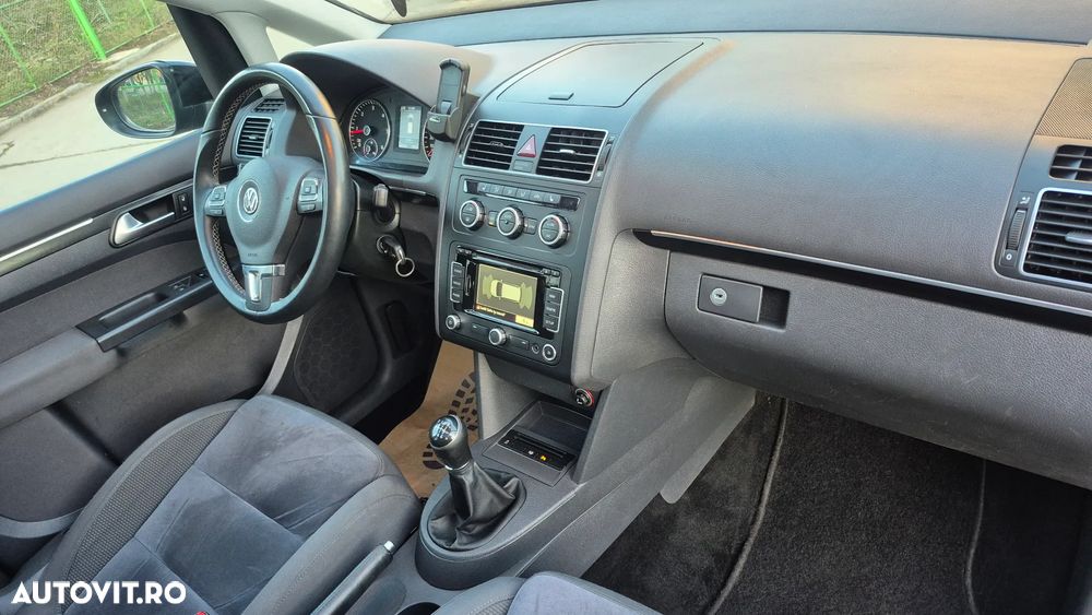 Volkswagen Touran 2.0 TDI DPF BlueMotion Technology Highline - 11