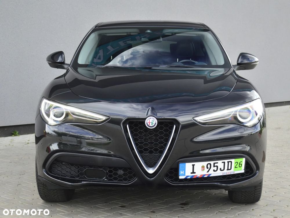 Alfa Romeo Stelvio 2.0 Turbo 16V AT8-Q4 Lusso Ti - 2