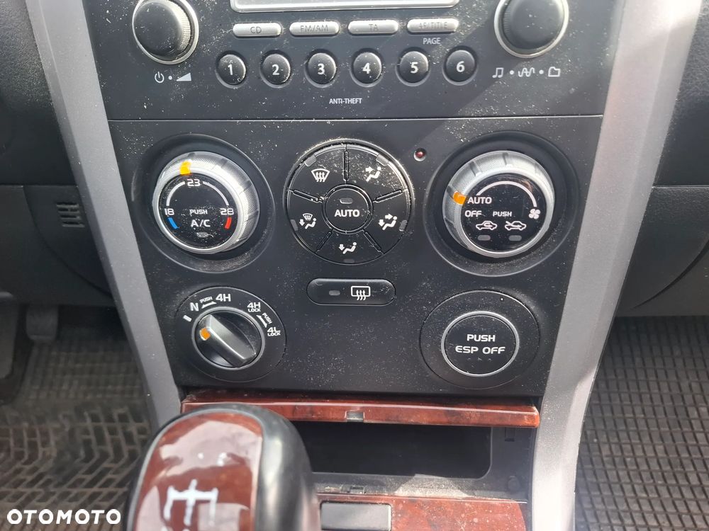 Suzuki Grand Vitara 2.0 - 7