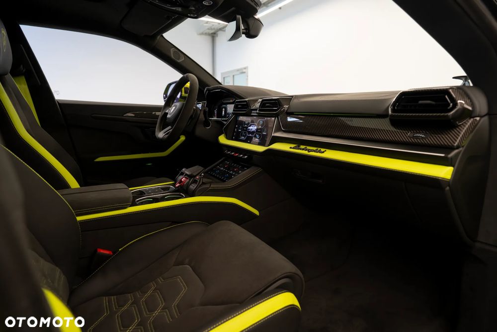Lamborghini Urus - 12