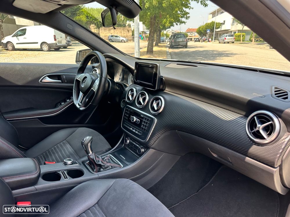 Mercedes-Benz A 180 d AMG Line - 45