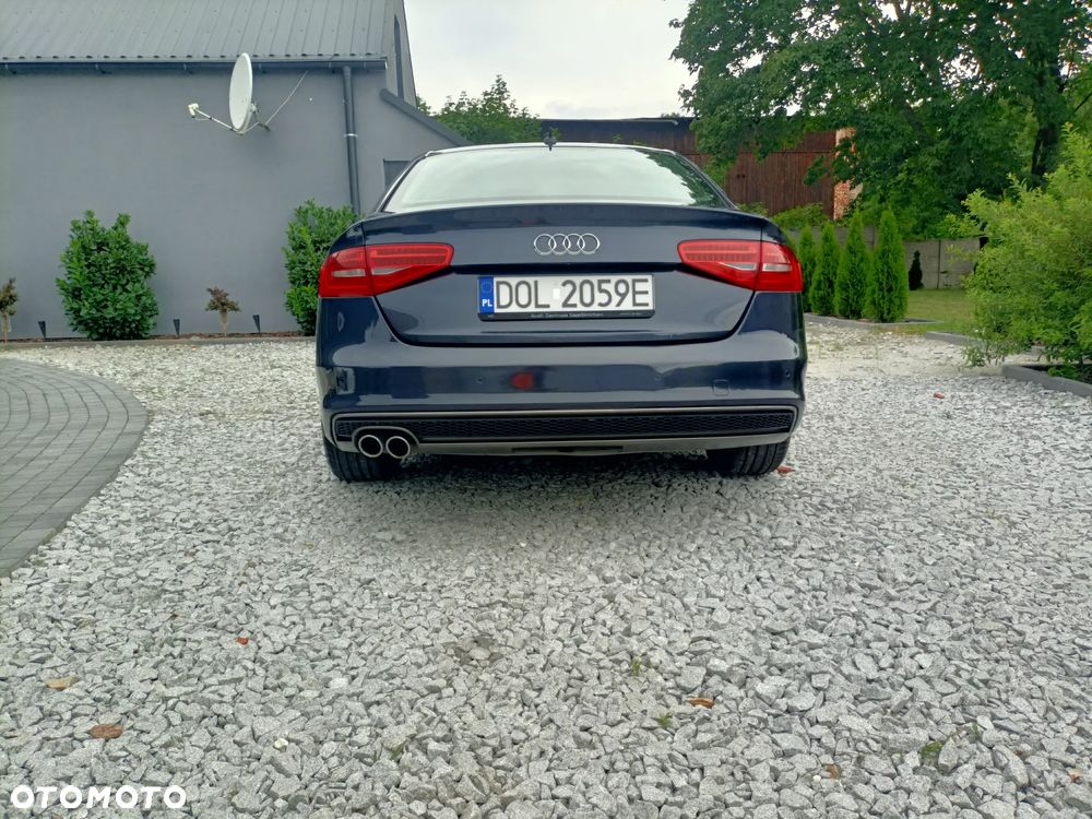 Audi A4 Limousine - 32