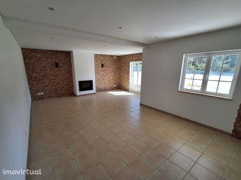 Arrenda-se Moradia T2 em Janas - Sintra - Grande imagem: 2/9