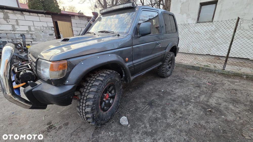 Mitsubishi Pajero - 15