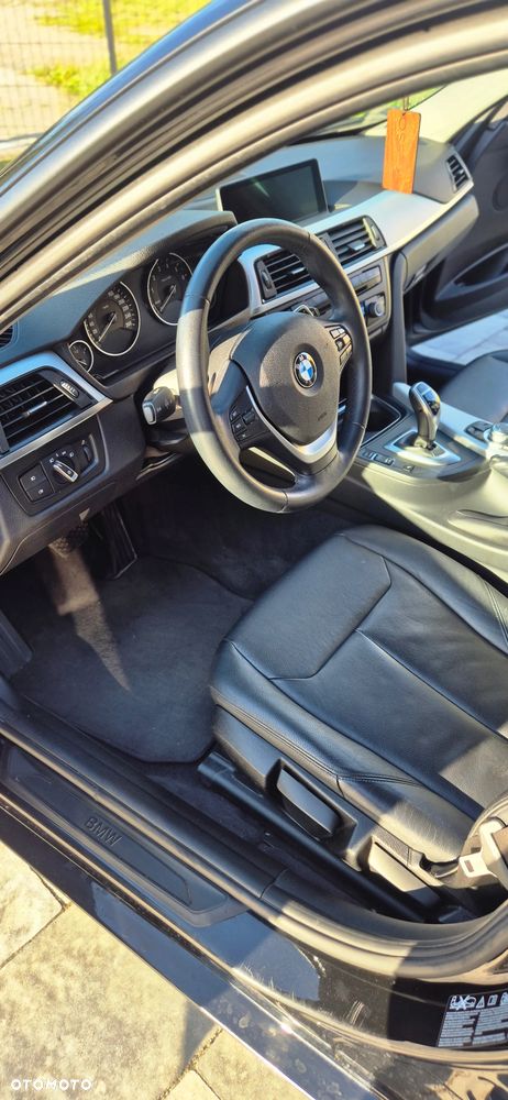 BMW Seria 3 320i xDrive Modern Line - 15